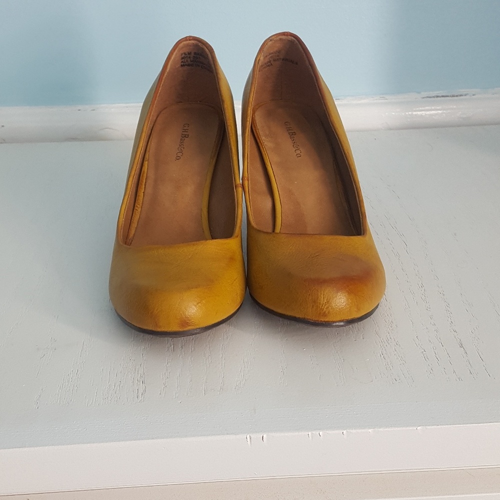 Heels - Picture 2 of 5